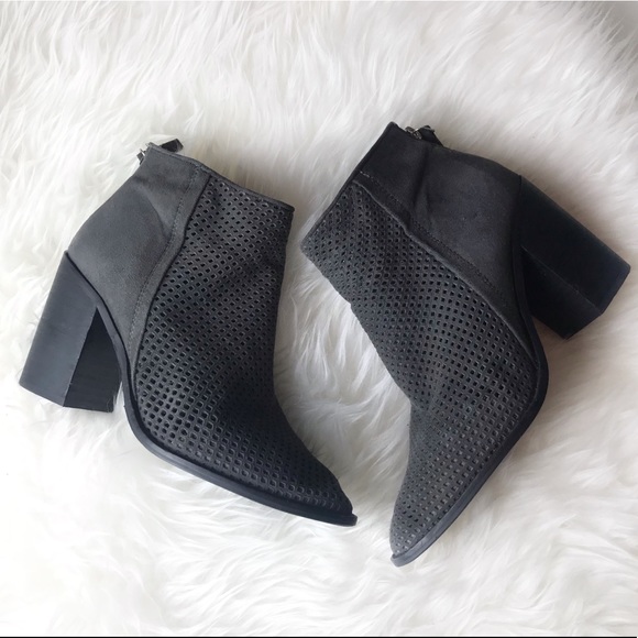 Steve Madden Rumble Perforated Booties Gray Size 8 - Picture 2 of 6